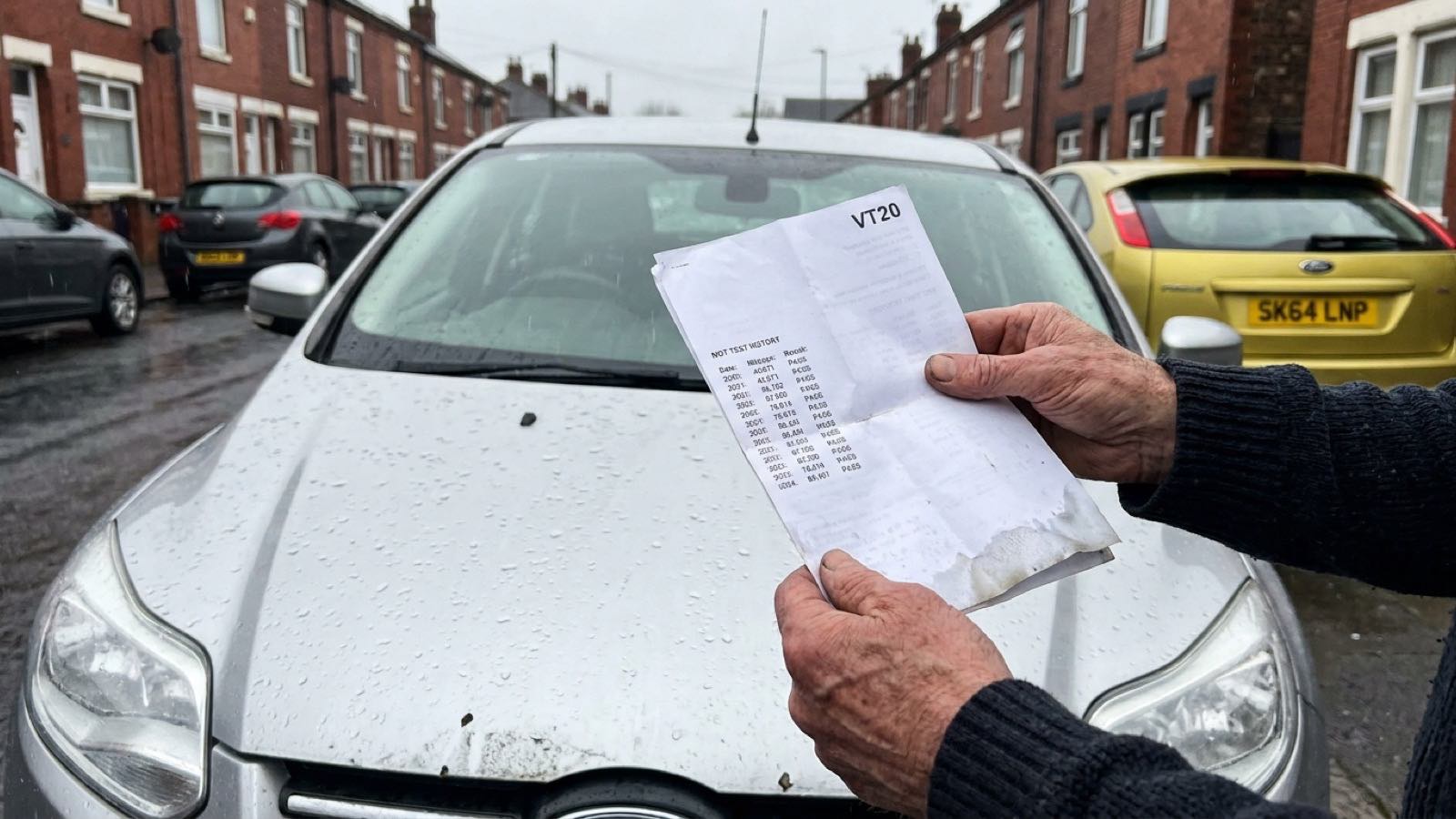 How to check a mileage reading in the UK